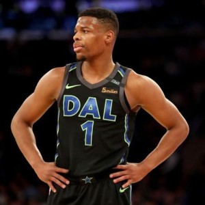 完美体育直播机构-昔日潜力新星一度无球可打 小史密斯的魔幻漂流